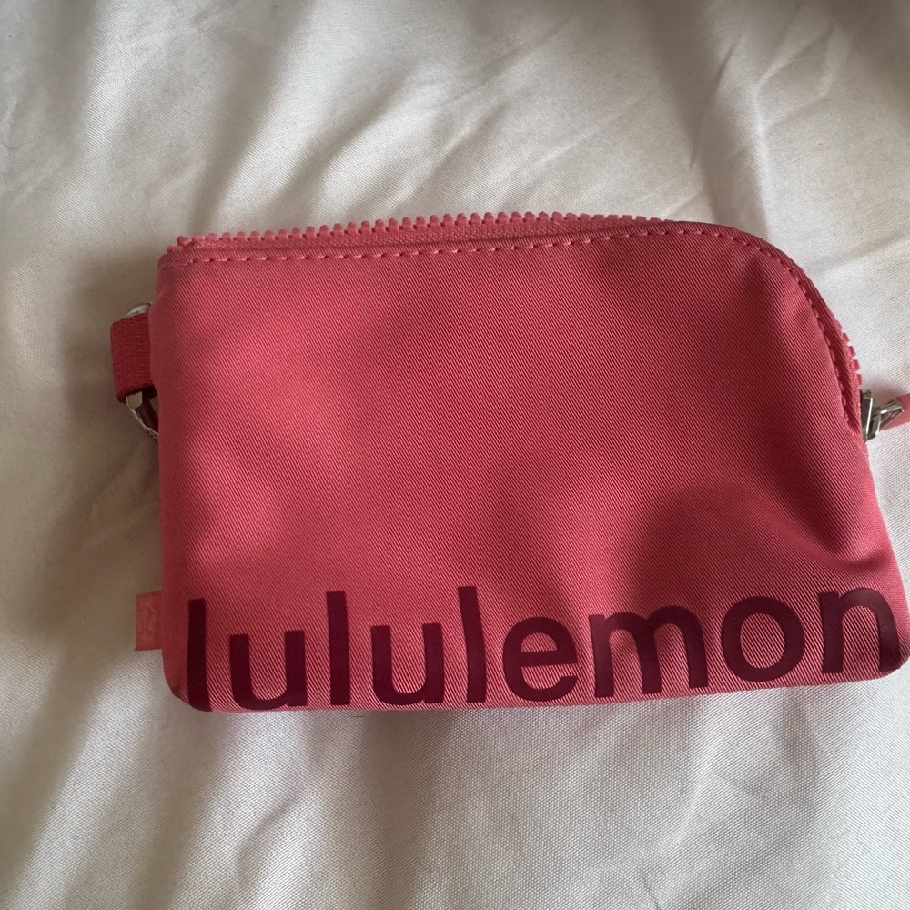 lululemon pink clip wallet